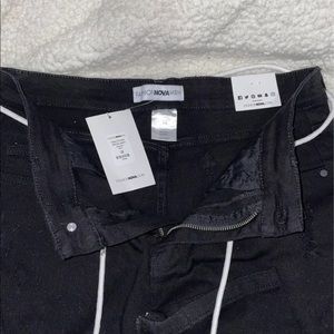 BRAND NEW Black Ripped Skinny Jeans